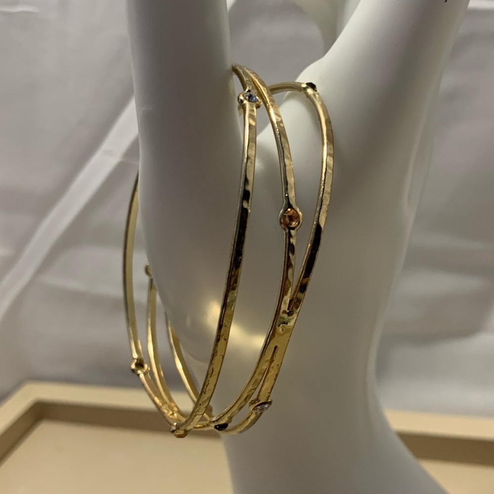 Gold Tone Bracelet With Gems